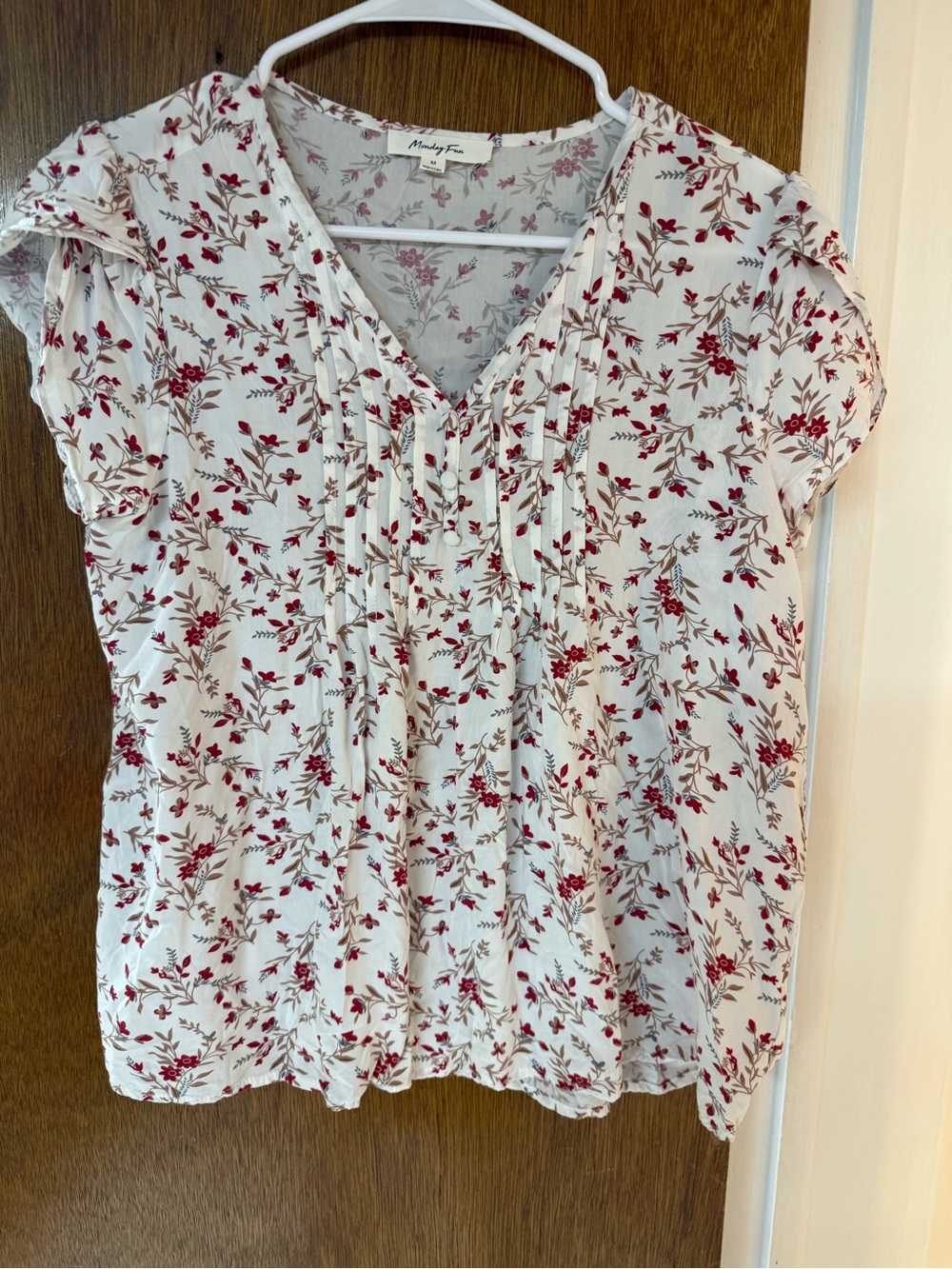 Monday Fun Stitch Fix White Floral Pintuck V-Neck Blouse